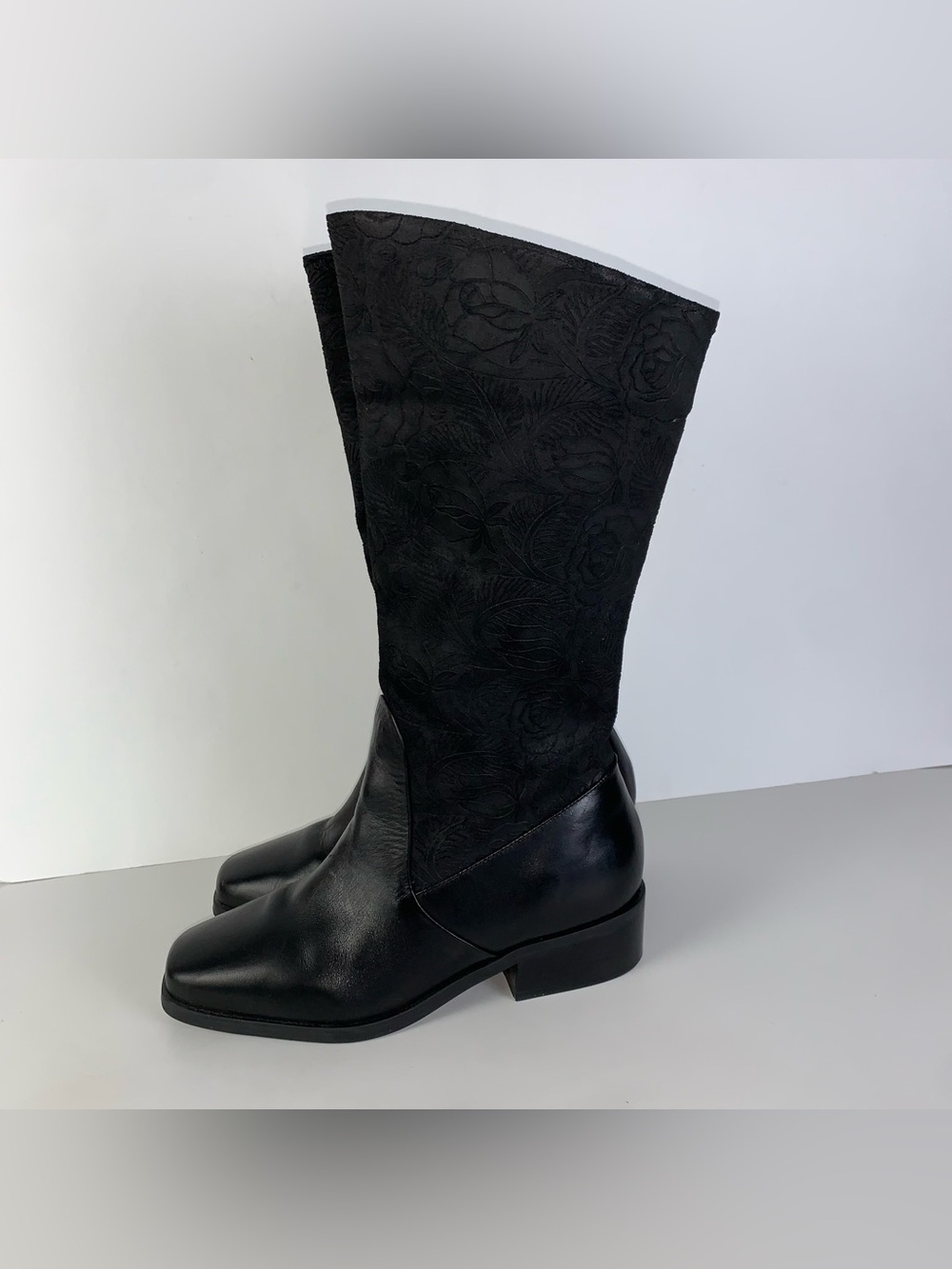 Black Floral Rose Embossed Suede Leather Boots Women's Sz 7 M  Markon Suela